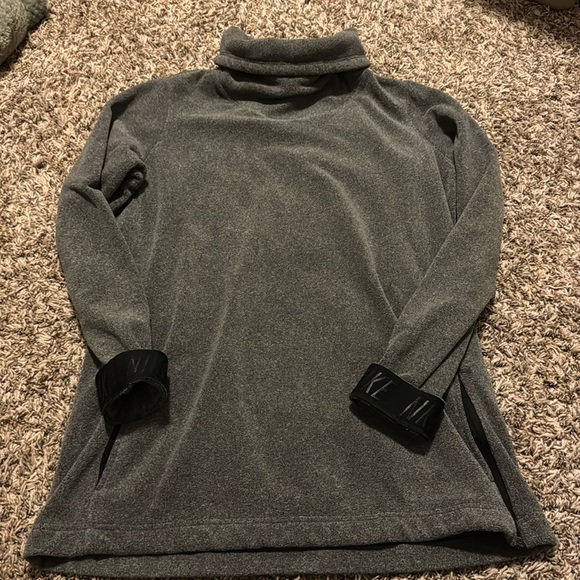 Nike Sweaters - Women’s Nike pull over. Size large *